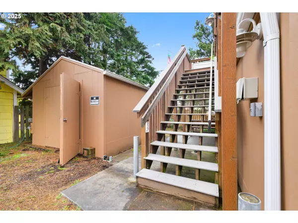 Seaside, OR 97138,337 16TH AVE