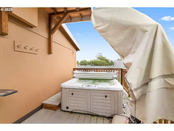 Seaside, OR 97138,337 16TH AVE