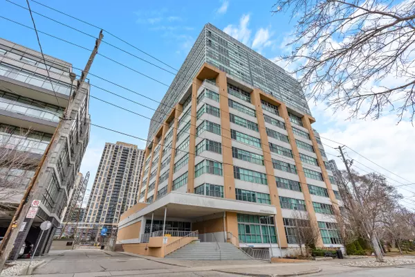 2 Fieldway RD #311, Toronto W08, ON M8Z 0B9