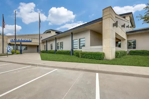 Mansfield, TX 76063,1900 Country Club Drive #100