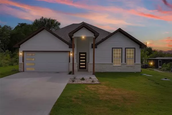 5716 Belaire Circle, Granbury, TX 76048