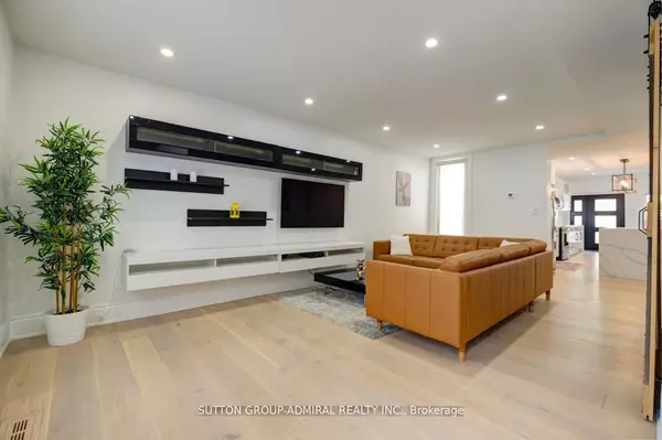 Toronto E01, ON M4M 2R7,70 Carlaw AVE