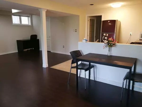 Richmond Hill, ON L4S 2H4,78 Manorheights ST