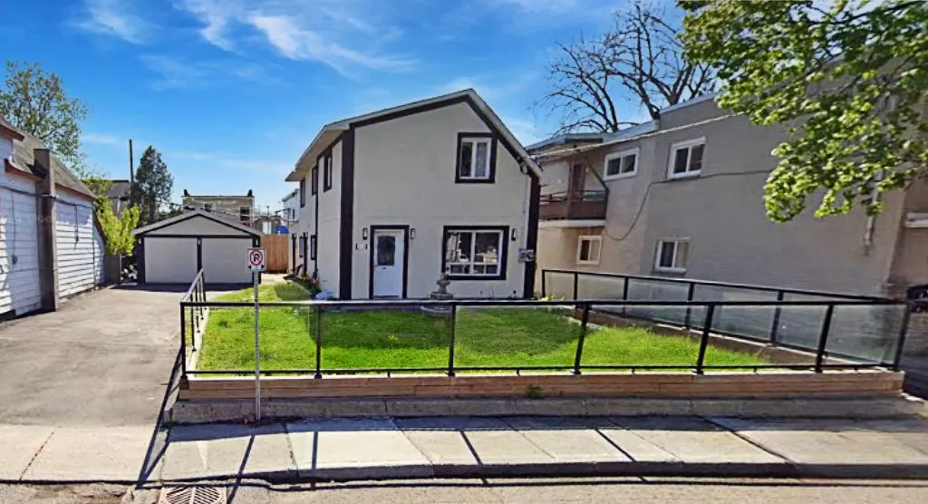 Vanier And Kingsview Park, ON K1L 7N2,244 Hannah ST