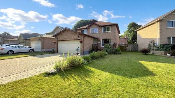 12 Ventris DR, Ajax, ON L1T 1T1
