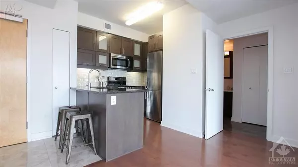 Ottawa Centre, ON K2P 0X5,40 Nepean ST #2306