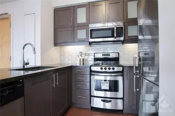 Ottawa Centre, ON K2P 0X5,40 Nepean ST #2306
