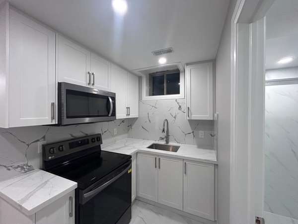 1076 Pisces TRL #BSMT, Pickering, ON L1X 0P7
