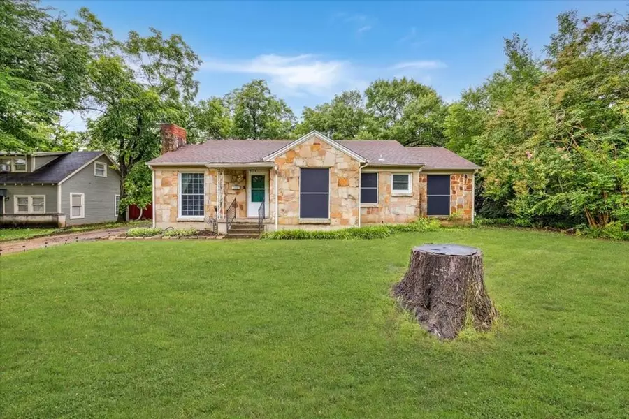 304 W Avenue F, Garland, TX 75040