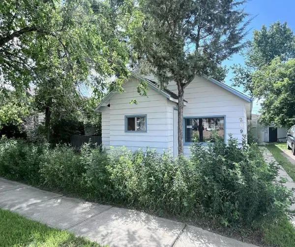 209 1st AVE W, Hanna, AB T0J1P0