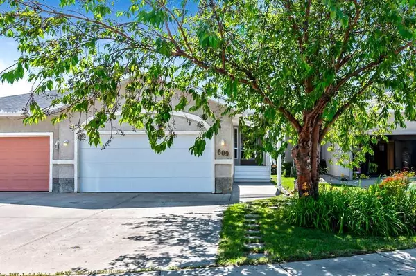 609 Lineham Acres DR NW, High River, AB T1V 1S6