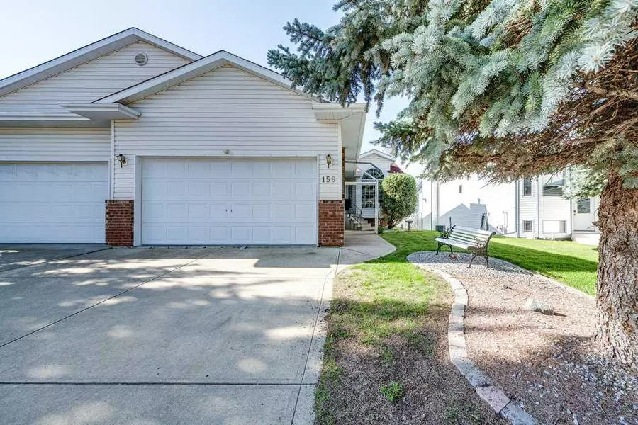 156 Doran CRES, Red Deer, AB T4R 2M6
