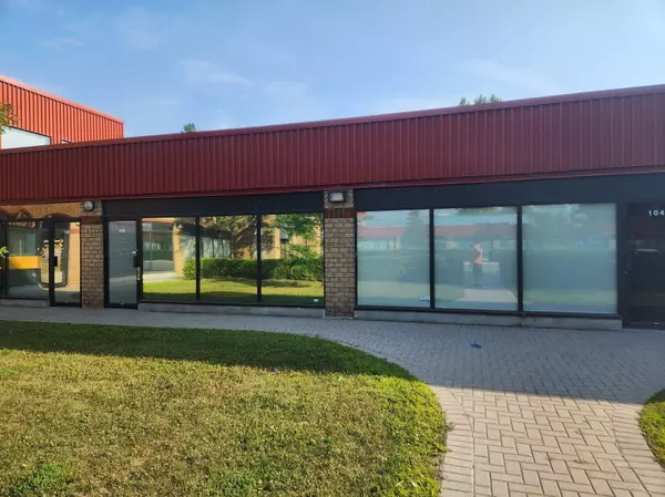 21 Antares DR #105, Country Place - Pineglen - Crestview And Area, ON K2E 7T8