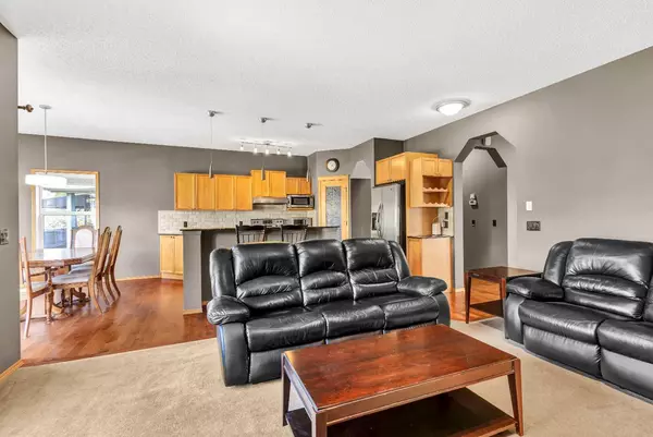 Calgary, AB T3L0C7,40 Panamount CIR NW