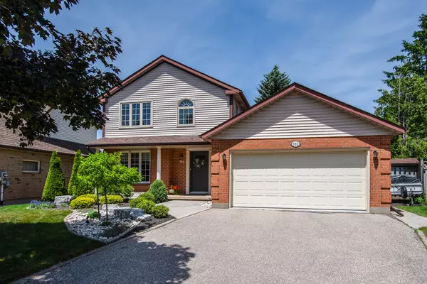 162 Ambleside CT, Waterloo, ON N2K 3E4