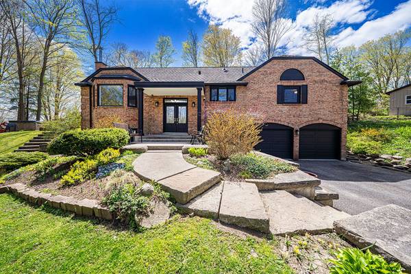 7 Valley TRL, East Gwillimbury, ON L3Y 4V8