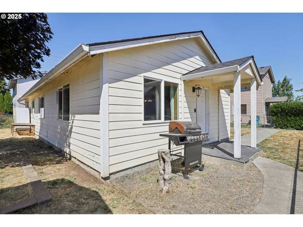 911 NE TENNEY RD, Vancouver, WA 98685