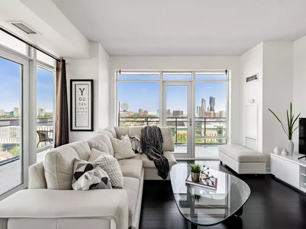 360 Square One DR #1211, Mississauga, ON L5B 0G7