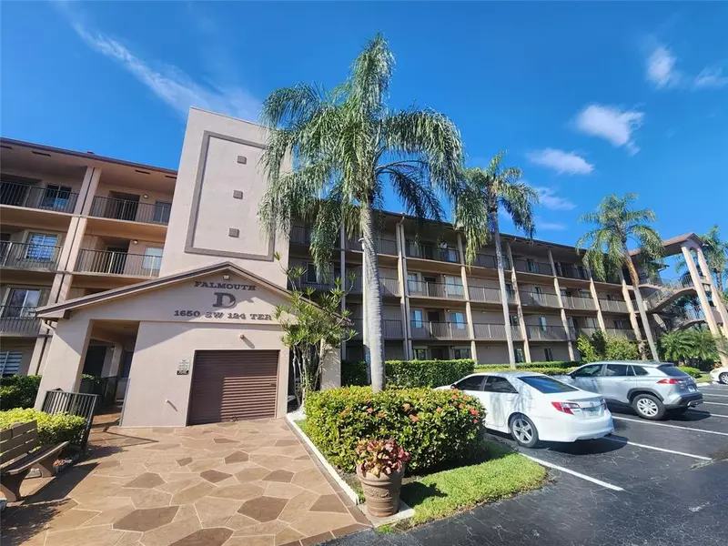 1650 SW 124th Terr #209-D, Pembroke Pines, FL 33027
