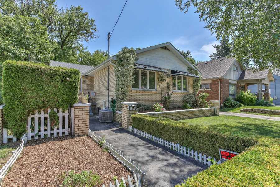 25 FOSTER AVE, London North, ON N6H 2K7