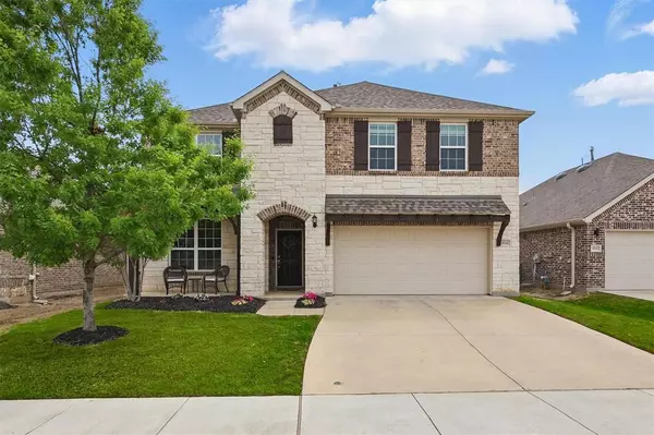 4844 Meadow Falls Drive, Fort Worth, TX 76244