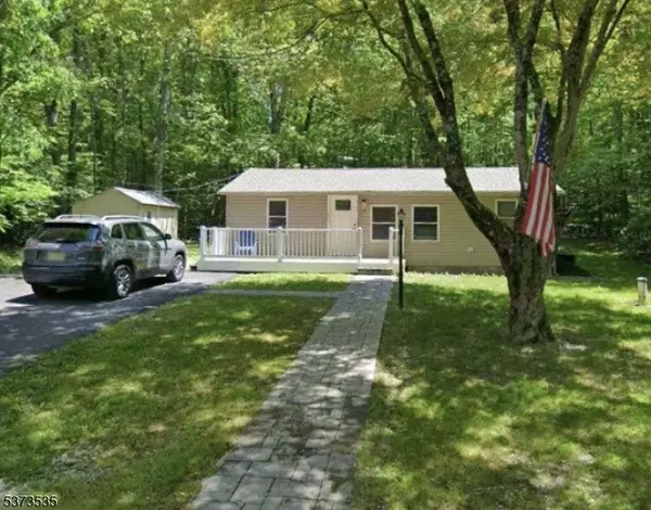 17 Eastbrook Ln, Hampton Twp., NJ 07860