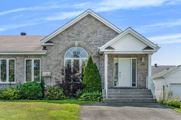 63 Pitre ST, Alfred And Plantagenet, ON K0B 1A0