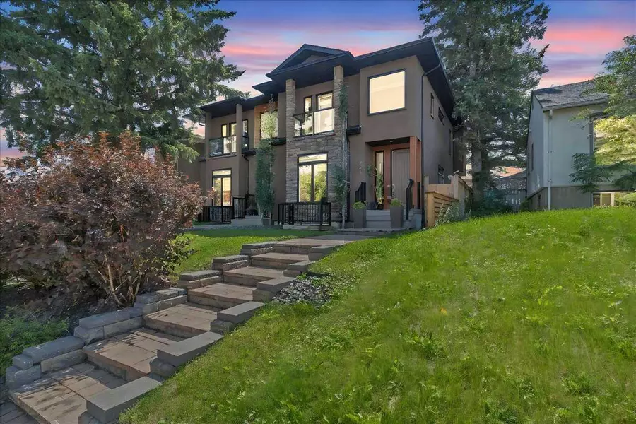 231 26 AVE NW, Calgary, AB T2M 2E1