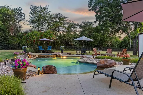 103 W Southfork Circle, Pottsboro, TX 75076