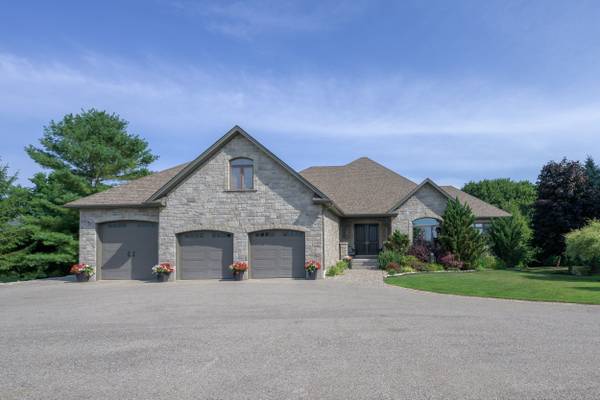 5686 William ST, Lucan Biddulph, ON N0M 2J0