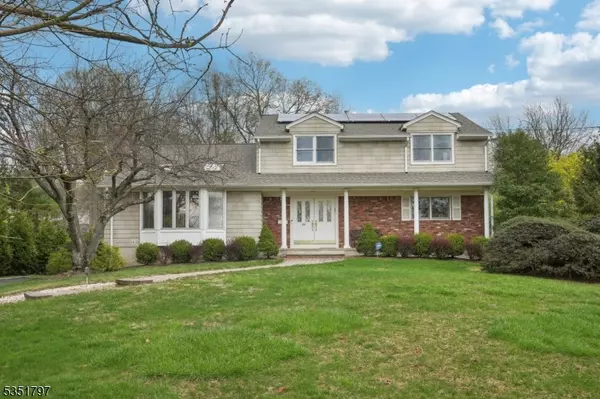 91 N Hillside Ave, Livingston Twp., NJ 07039
