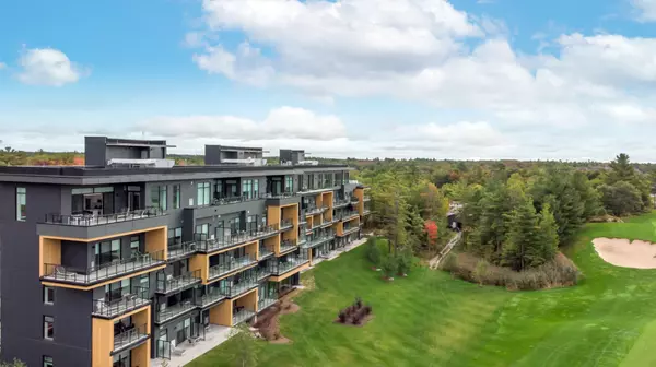 120 Carrick TRL #404, Gravenhurst, ON P1P 0B6