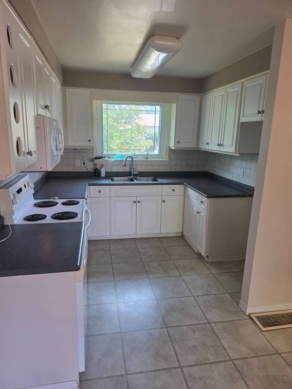 1093 Cree AVE, Woodstock, ON N4T 1A3
