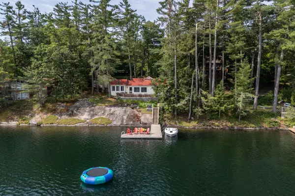 1029 Ridge RD, Muskoka Lakes, ON P0C 1M0