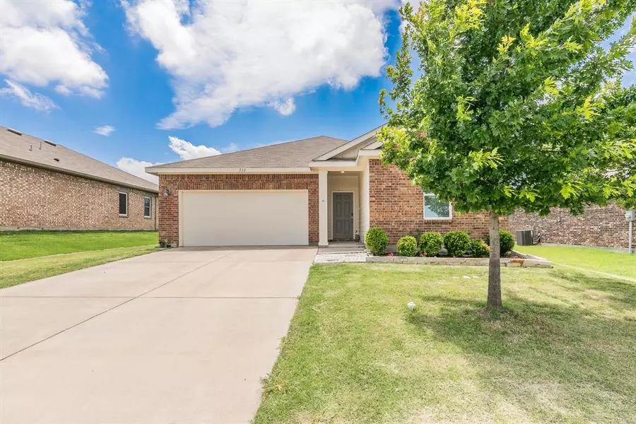 532 S Heights Drive, Crowley, TX 76036
