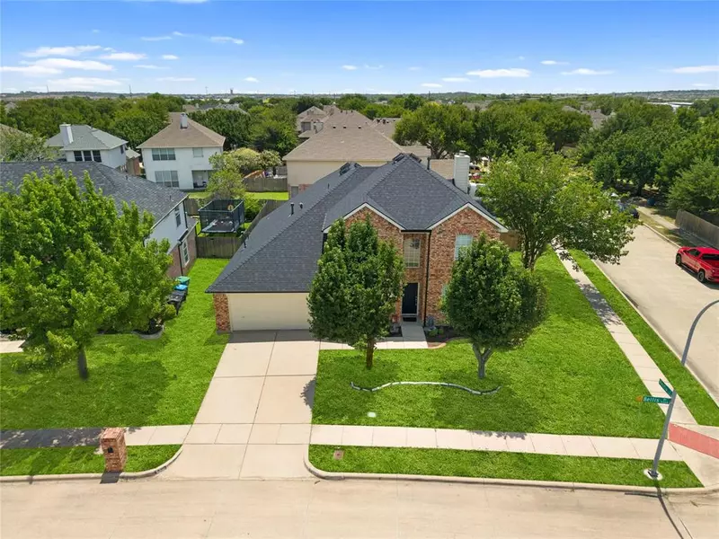 5300 Bellis Drive, Fort Worth, TX 76244