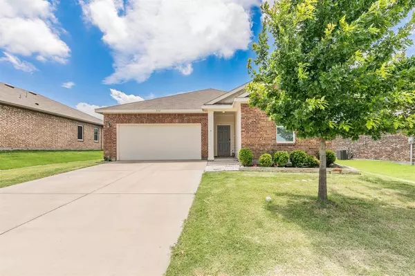 532 S Heights Drive, Crowley, TX 76036