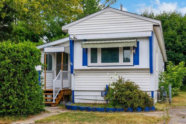 64 Vanier RD, Bells Corners And South To Fallowfield, ON K2H 7P6