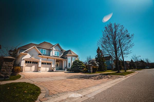 819 Canyon ST, Mississauga, ON L5H 4M3