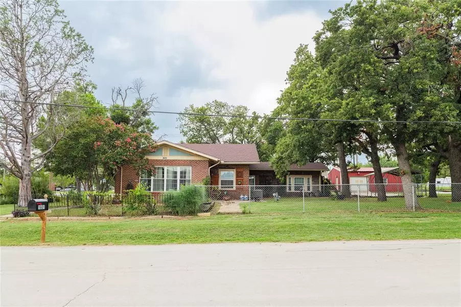 1601 Halsell Street, Bridgeport, TX 76426