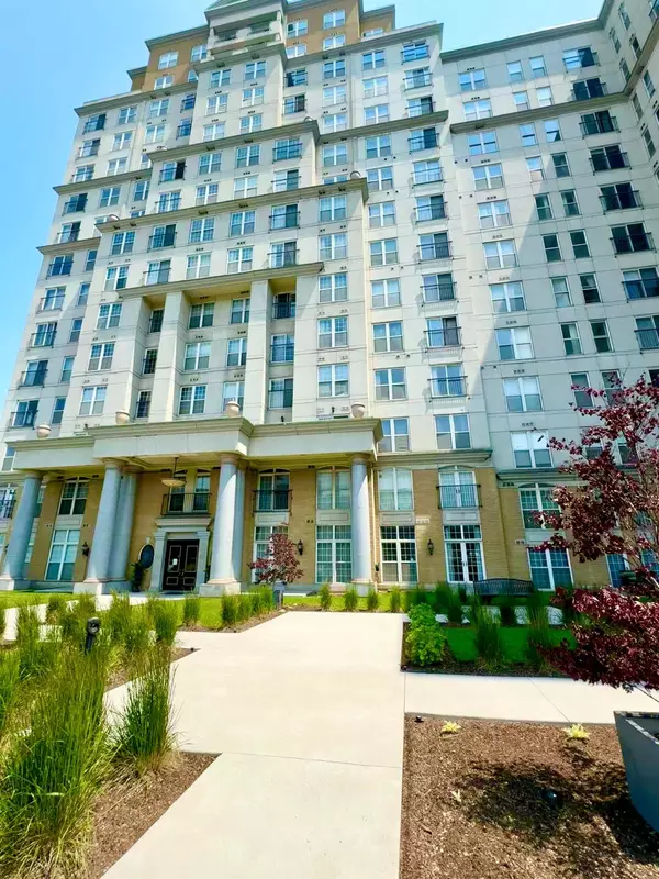 135 James ST S #710, Hamilton, ON L8P 2Z6