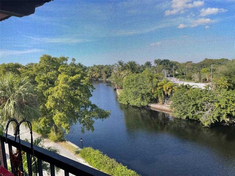610 Tennis Club Dr #401, Fort Lauderdale, FL 33311