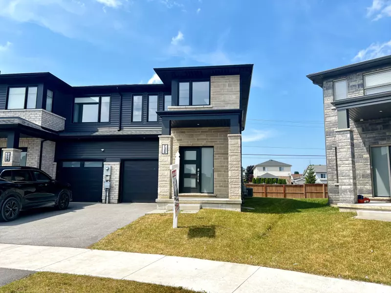 7320 Marvel DR, Niagara Falls, ON L2H 3V5