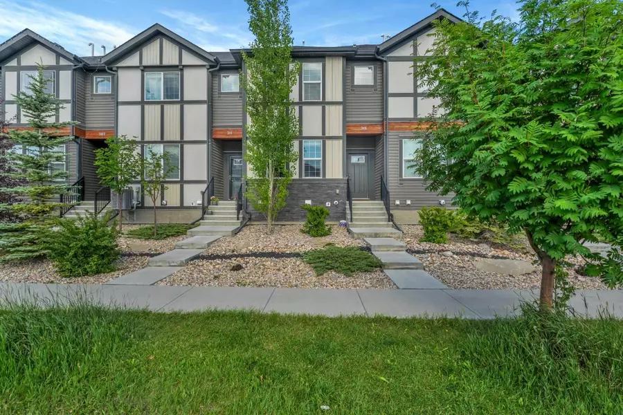 315 Hillcrest DR SW, Airdrie, AB T4B 4C7