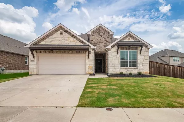 3829 Hawsbrook Lane, Fort Worth, TX 76137