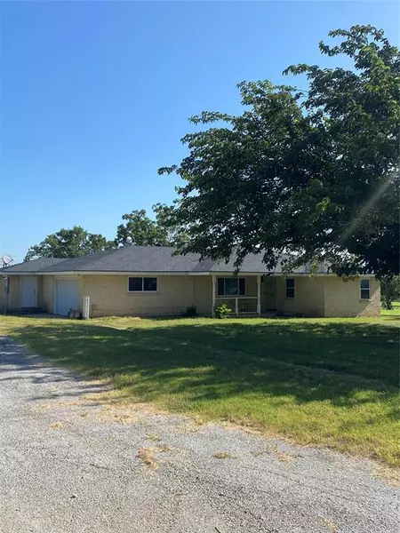 0000 Young, Springtown, TX 76082