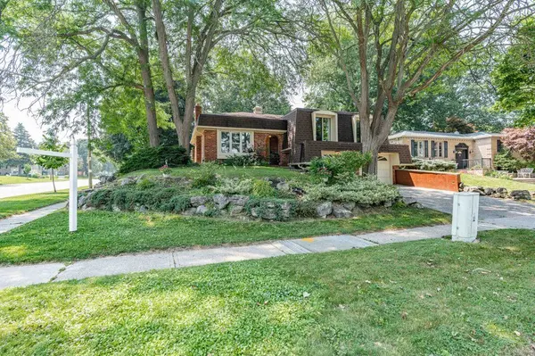 Brantford, ON N3R 6N7,44 CEDARLAND DR