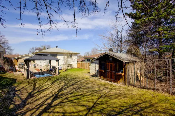 Kitchener, ON N2M 2E6,173 Hazelglen DR