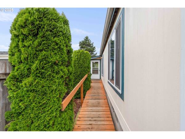 Coos Bay, OR 97420,235 1ST AVE