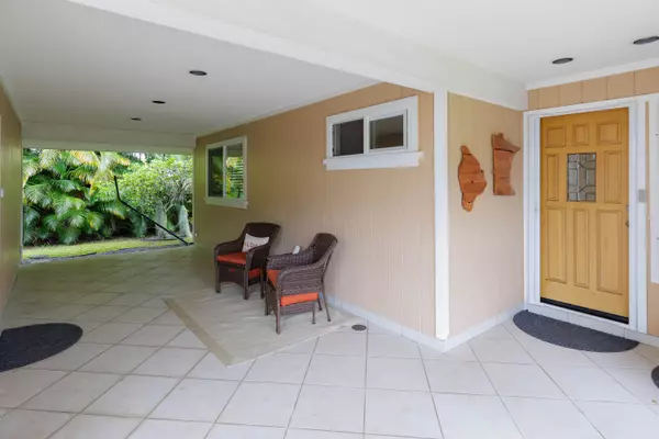 Kailua-kona, HI 96740,73-1322 NAWAHIE LOOP